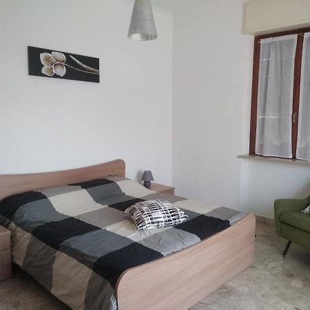 Casa Dusat In Accogliente Edificio Nel Centro Di Monforte Monforte dʼAlba Extérieur photo