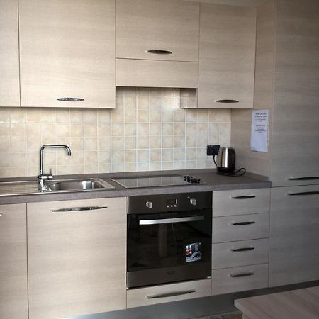 Casa Dusat In Accogliente Edificio Nel Centro Di Monforte Monforte dʼAlba Extérieur photo