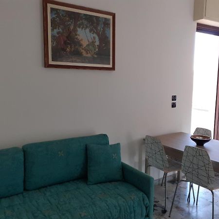 Casa Dusat In Accogliente Edificio Nel Centro Di Monforte Monforte dʼAlba Extérieur photo