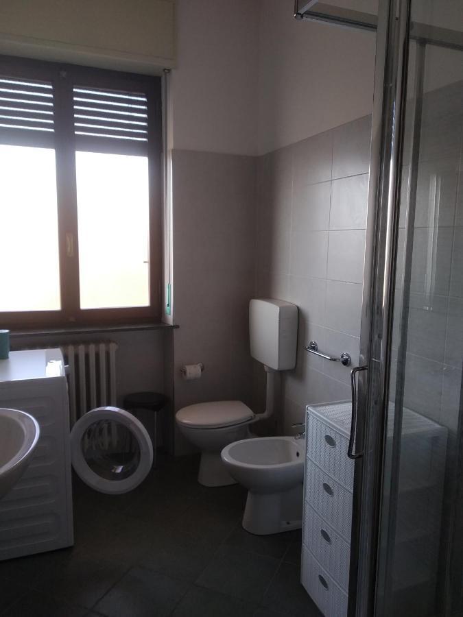 Casa Dusat In Accogliente Edificio Nel Centro Di Monforte Monforte dʼAlba Extérieur photo